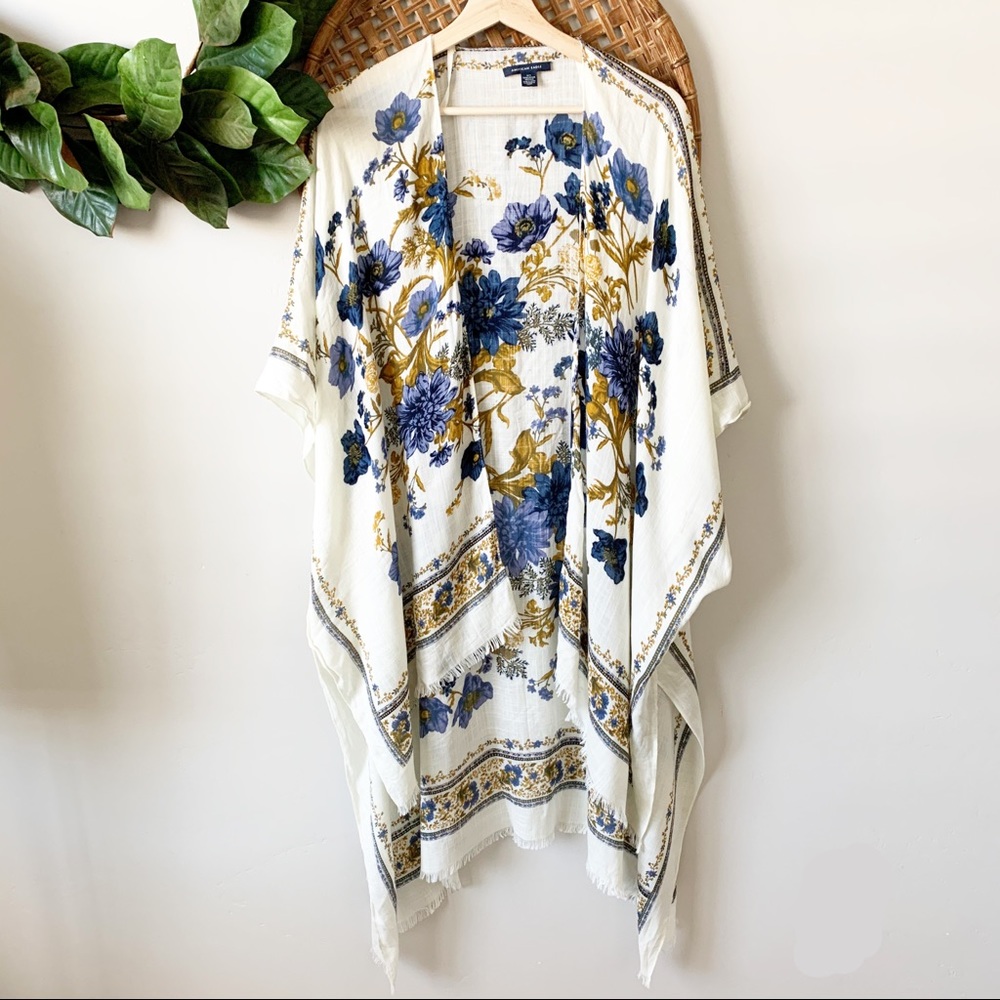 ( American Eagle ) Cream Blue Floral Boho Kimono